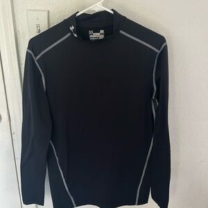 Nice underarmour compression shirt size large